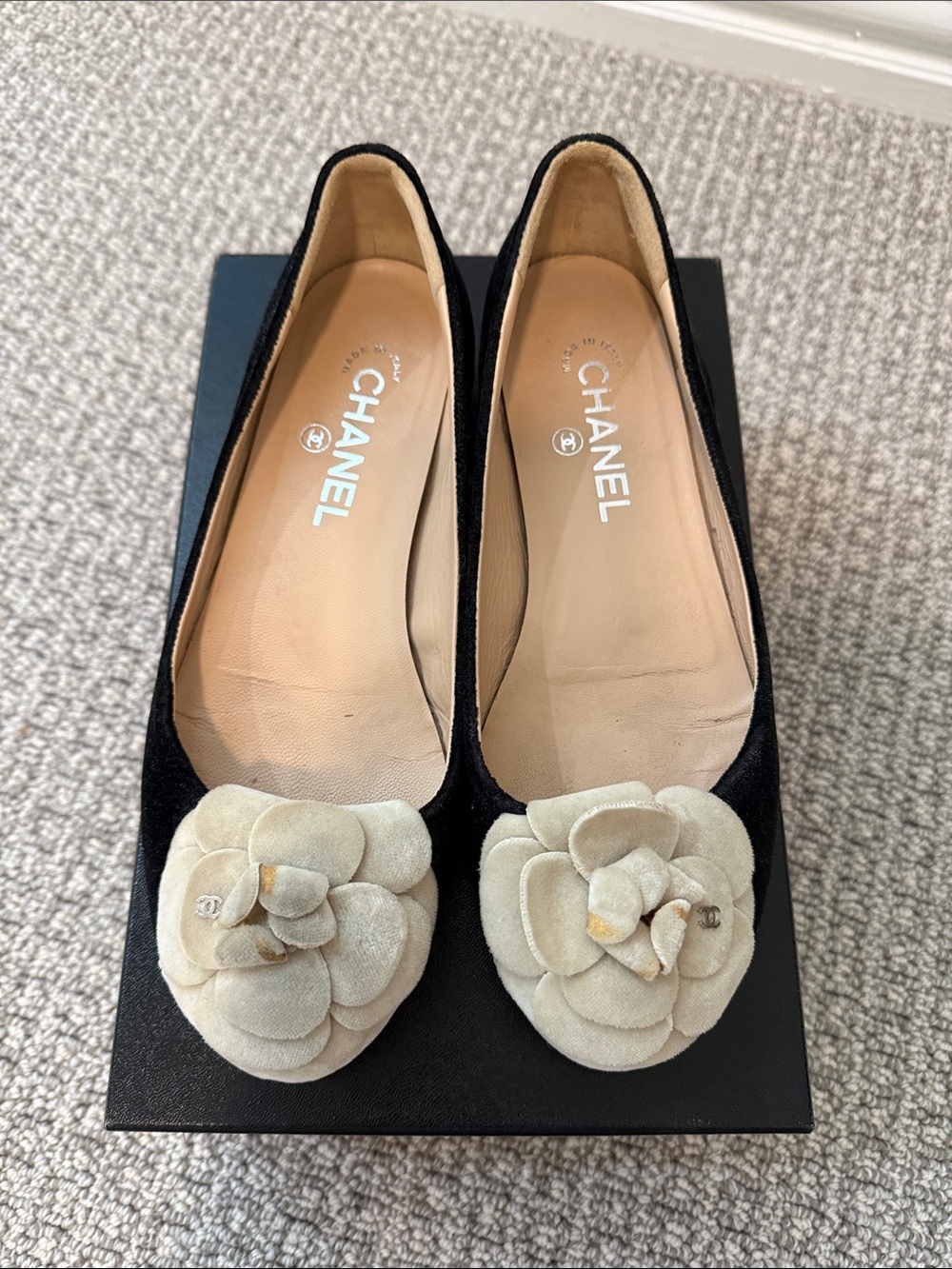 CHANEL Black Velvet Ballet Flats with Cream Camellia Appliqués
